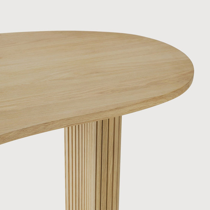 Boomerang Desk