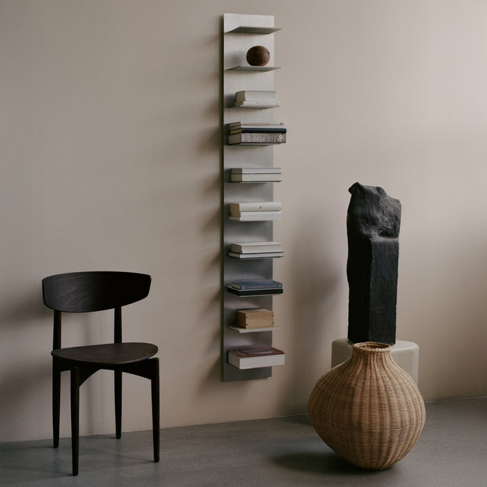 Lager Wall Shelf Tall