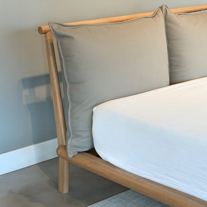 Wesley Bed