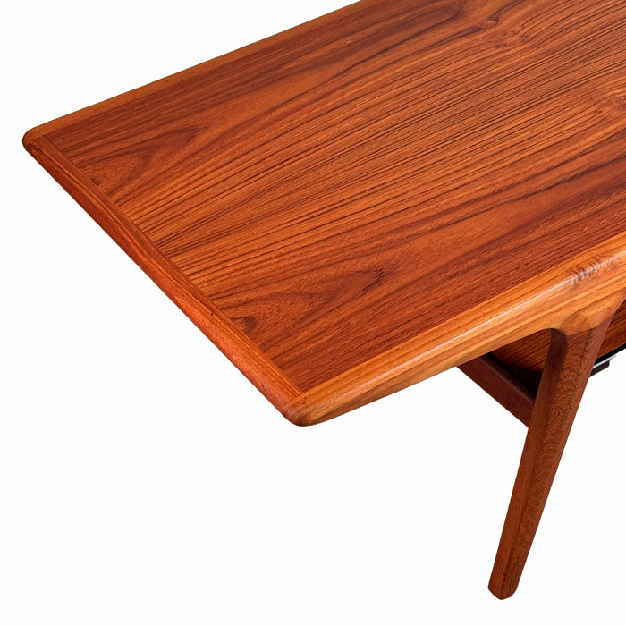 Vintage Teak Coffee Table w/Shelf