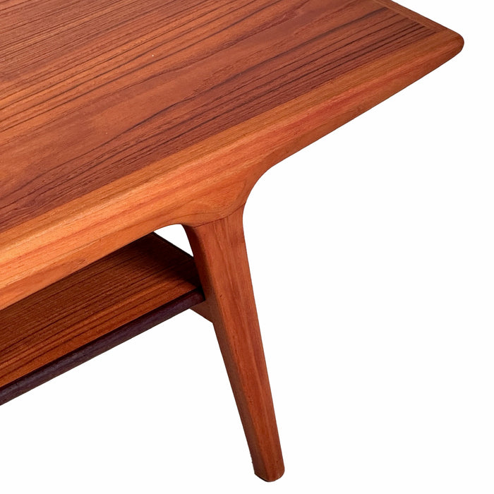 Vintage Teak Coffee Table w/Shelf