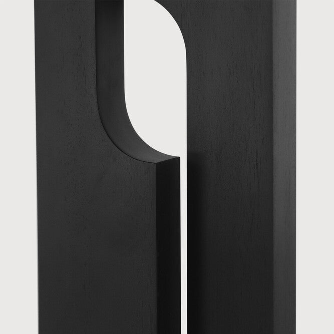Kolom Mahogany Sculpture
